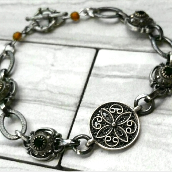 New Vintage Look Bracelet - Picture 4 of 4